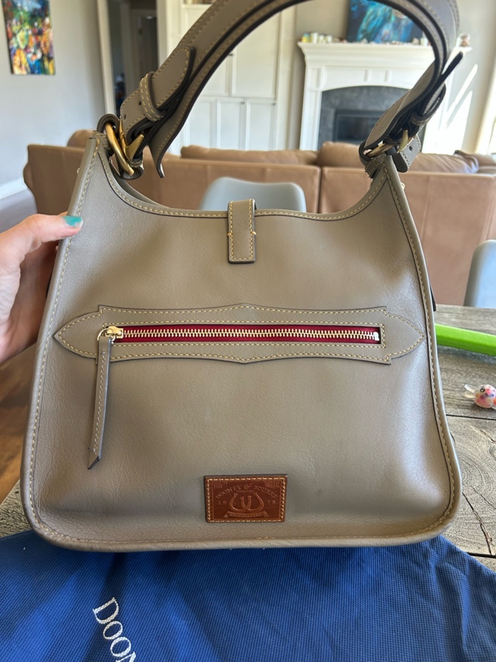 NWOT Dooney & Bourke Western Horseshoe Large Florentine Hobo Bag Taupe - Picture 6 of 11